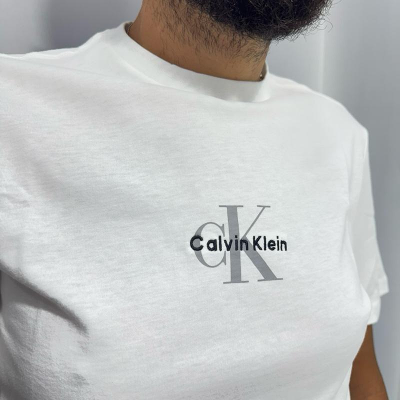 T-shirt calvin klein Taglie S M L XL XXL Comfort Elegante per Ogni Occasione in Materiale Morbido e Stile Unico