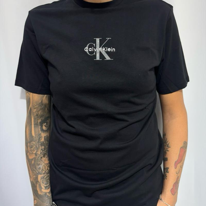 T-shirt calvin klein Taglie S M L XL XXL Comfort Elegante per Ogni Occasione in Materiale Morbido e Stile Unico