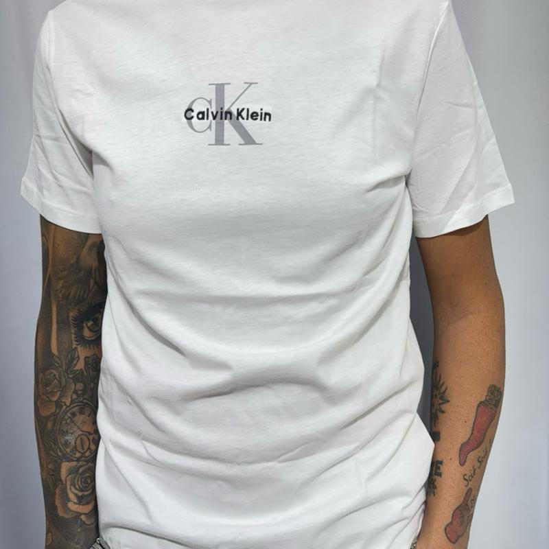 T-shirt calvin klein Taglie S M L XL XXL Comfort Elegante per Ogni Occasione in Materiale Morbido e Stile Unico