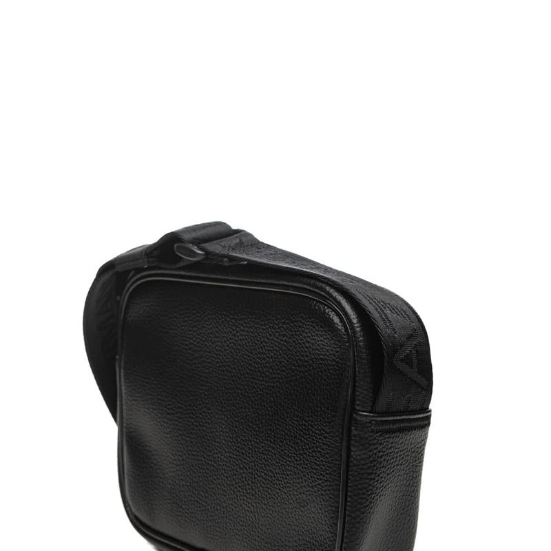 Borsello ea7 Armani Elegante per Ogni Occasione in Materiale Morbido e Stile Unico