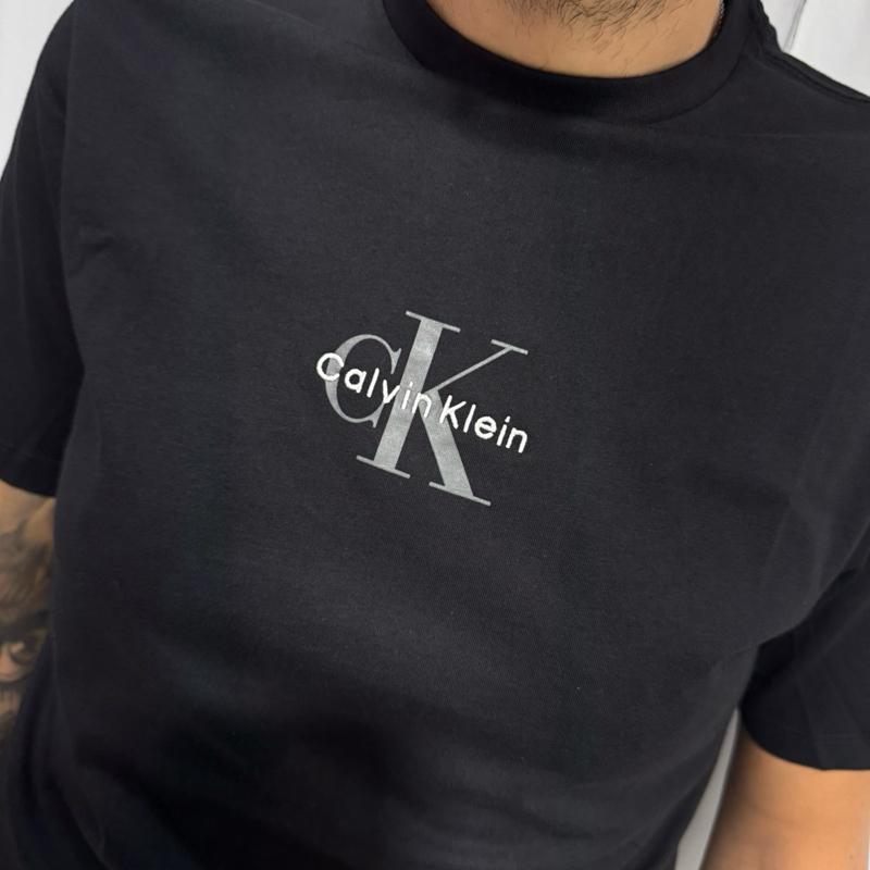 T-shirt calvin klein Taglie S M L XL XXL Comfort Elegante per Ogni Occasione in Materiale Morbido e Stile Unico