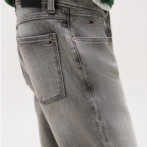 bermuda TOMMY JEANS  Taglie 43 44 45 46 47 48 Comfort Elegante per Ogni Occasione in Materiale Morbido e Stile Unico