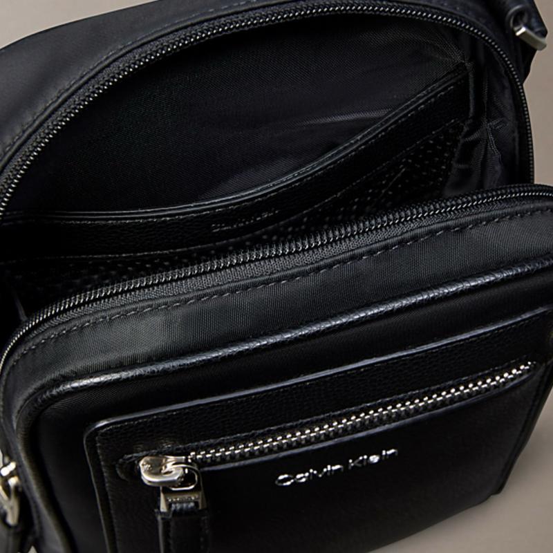 Calvin klein tracolla con Logo Esteso Frontale Taglia Unica Comfort Elegante per Ogni Occasione Stile Unico