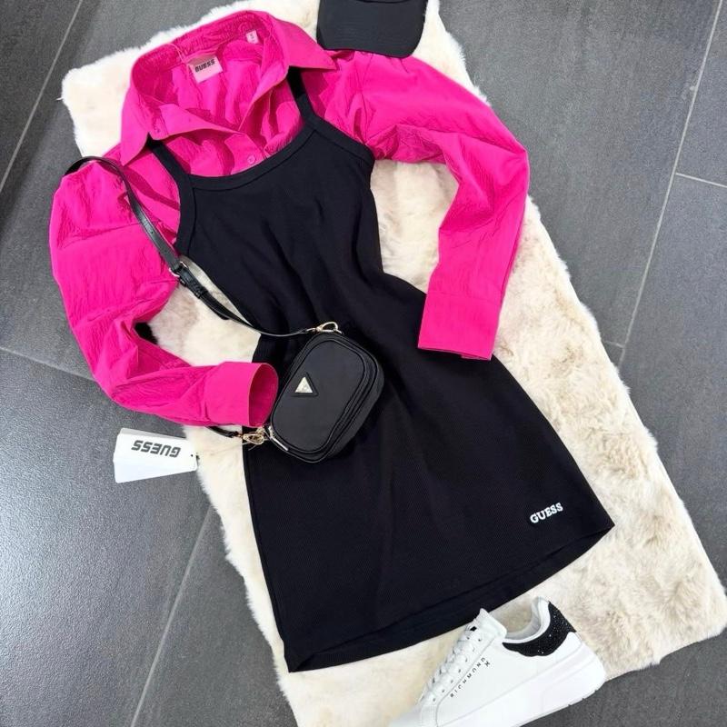 GUESS Vestito NERO a bretelle non regolabili ed elasticizzato 100% Cotone con Logo in basso A contrasto ricamato Taglie XS S M L ( camicia acquistabile separatamente) Comfort Elegante Materiale Morbido Stile Unico per Ogni Occasione