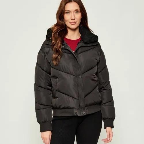 Piumino guess nero donna Comfort Elegante Materiale Morbido Stile Unico per Ogni Occasione