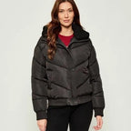 Piumino guess nero donna Comfort Elegante Materiale Morbido Stile Unico per Ogni Occasione