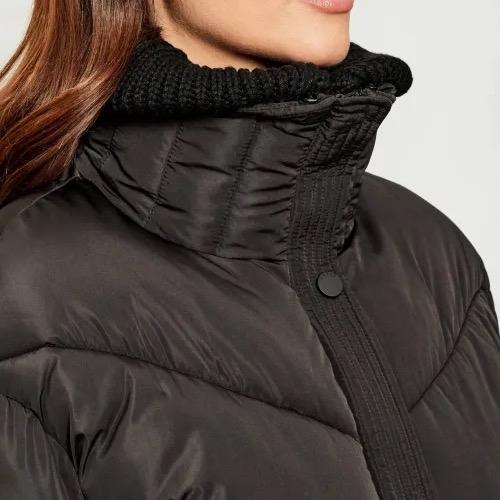 Piumino guess nero donna Comfort Elegante Materiale Morbido Stile Unico per Ogni Occasione