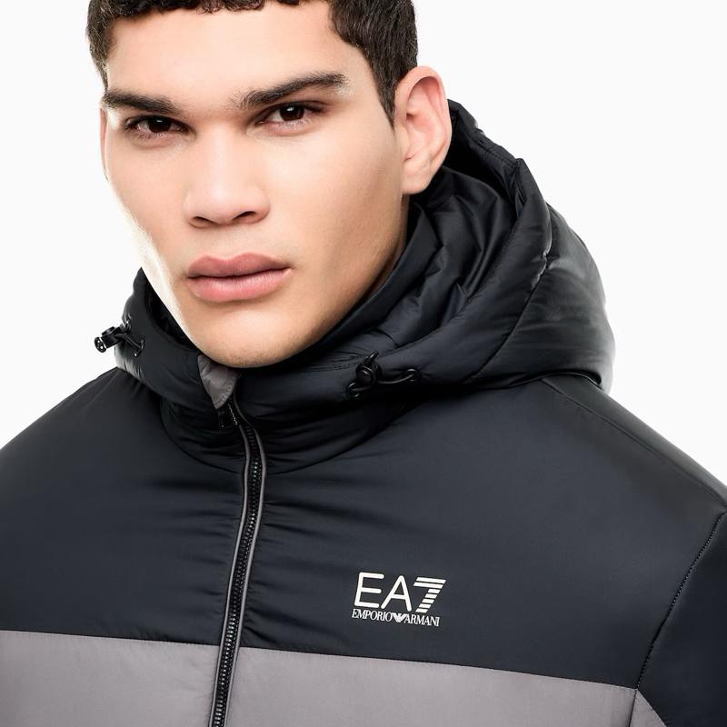 Piumino EA7 emporio Armani Taglie S M L XL XXL Comfort Elegante Materiale Morbido Stile Unico per Ogni Occasione