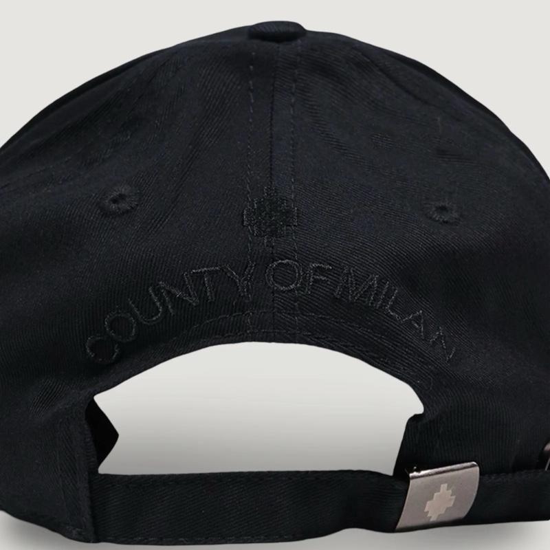 COUNTY OF MILAN Berretto con Logo Esteso Frontale Taglia Unica Comfort Elegante in 100% Cotone per Ogni Occasione Stile Unico