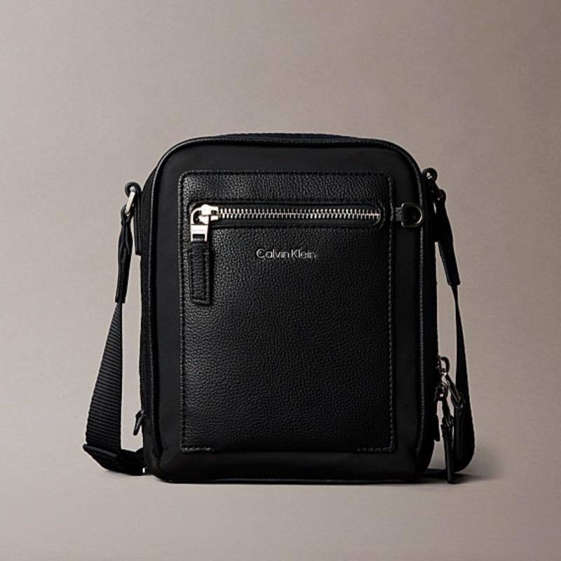Calvin klein tracolla con Logo Esteso Frontale Taglia Unica Comfort Elegante per Ogni Occasione Stile Unico